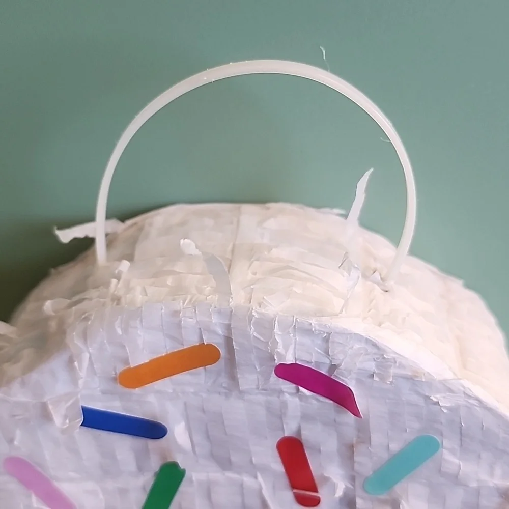 NWT White and Yellow Mini Cupcake Pinata